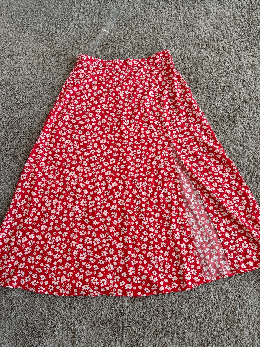SHEIN Red Floral A-Line Midi Skirt with White Daisy Print